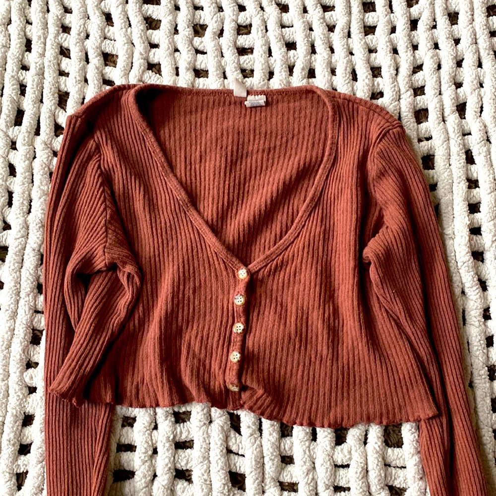This top is super cute and good for a day out